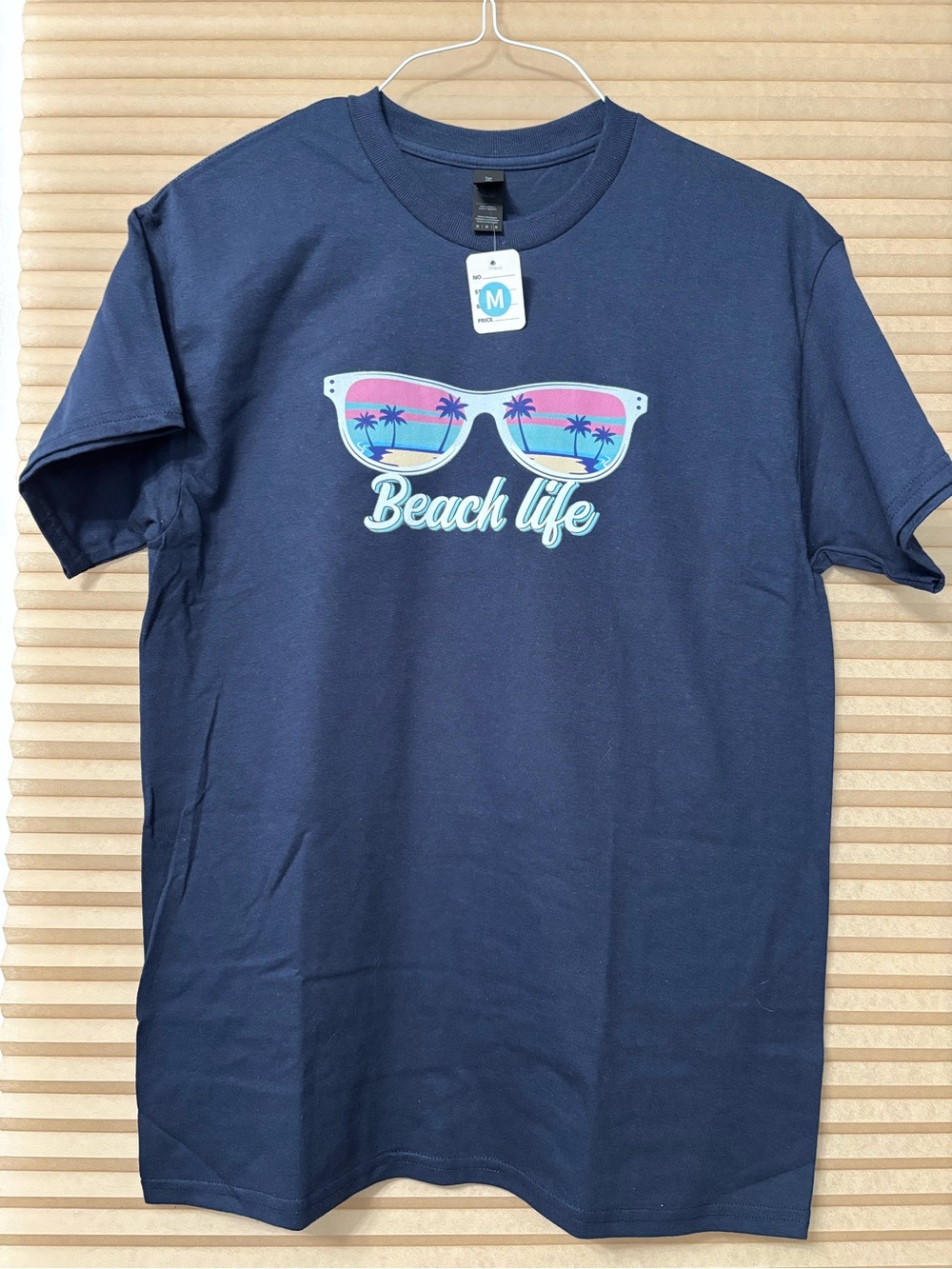 SPECIAL NEW Beach Life Sunglasses Tee - Navy with Pink & Teal size Medium